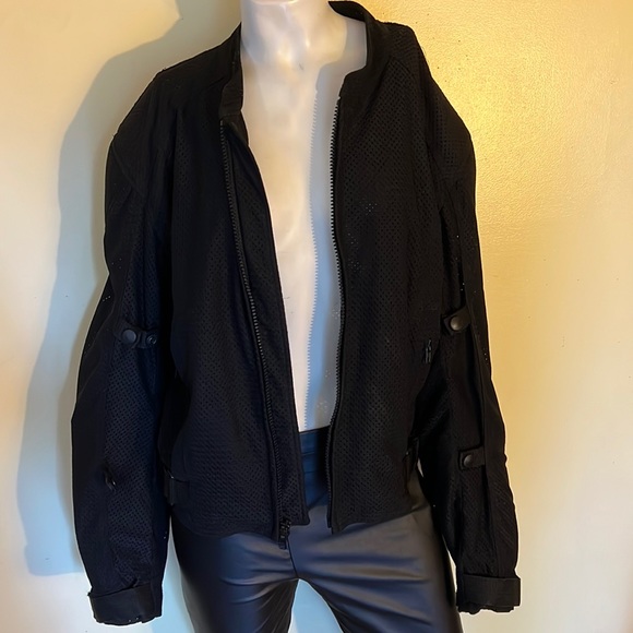 Motorcycle Air Flow Breathable Armor Jacket. Great condition. Unisex - Picture 4 of 14
